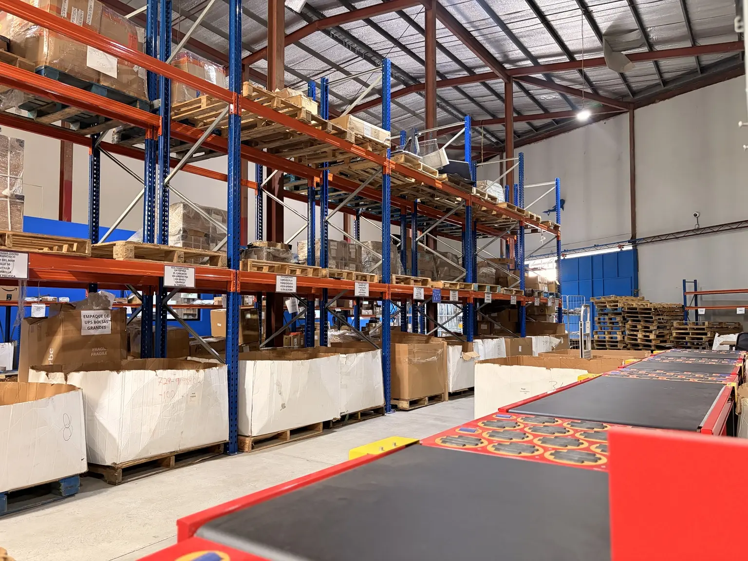 Bodega y sistema de clasificación de Multientrega